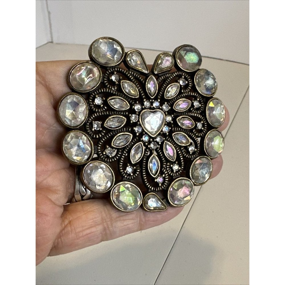 Unique Brass Tone Heart Shaped Belt Buckle With Clear Iridescent Stones 3” By 2” - Picture 13 of 15